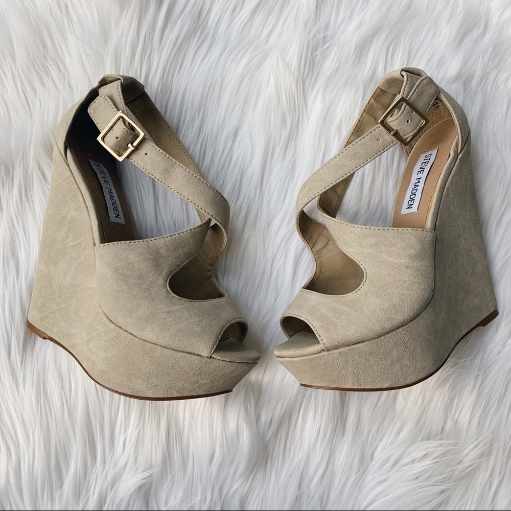Brand New Steve Madden Cream Wedges